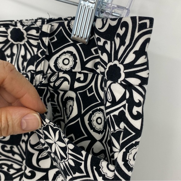Talbots Petites Black and White Geometric Patterned Cropped Pants Wms sz 14W - Picture 4 of 13